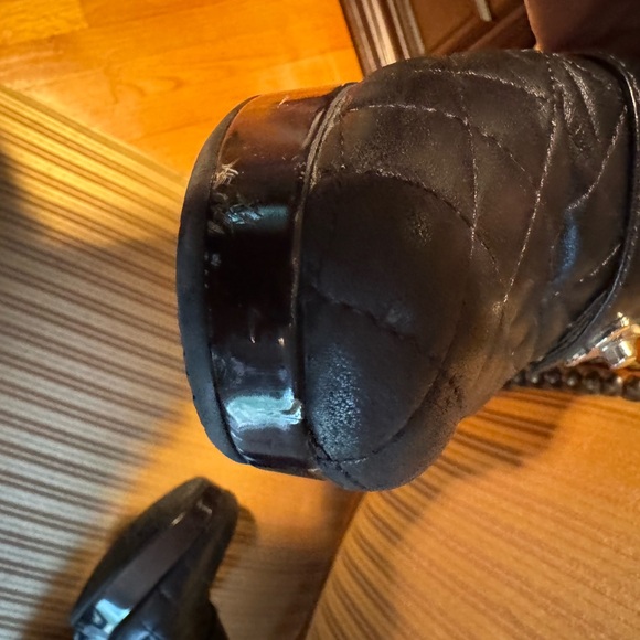 Worn Chanel clogs some scuffs - Picture 10 of 10